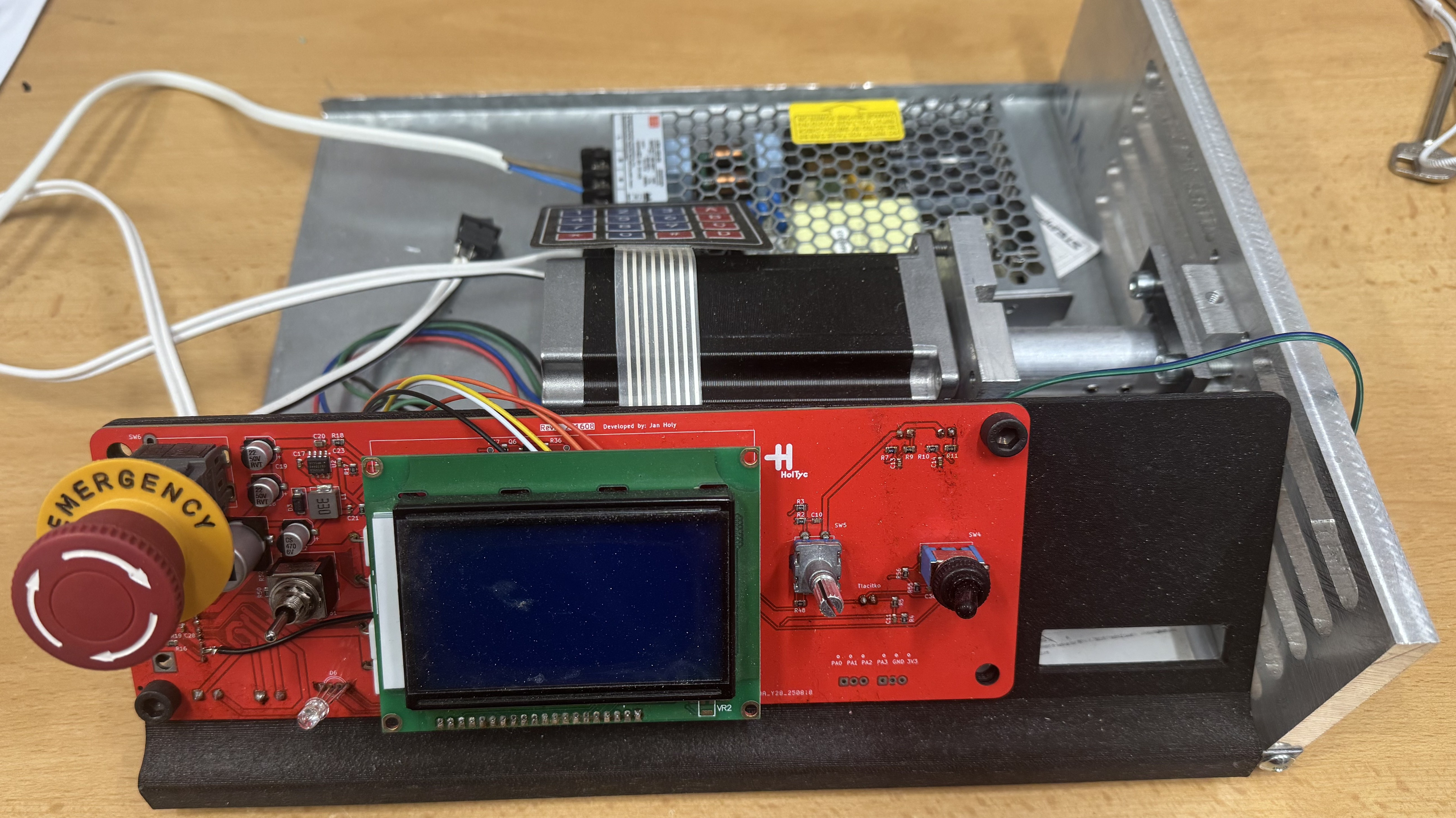 Automatic feeding router for milling machine